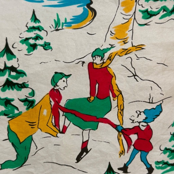 “Vintage GAP 100% Silk Scarf – Made in Italy, Winter Ice-Skating Scene” - Picture 3 of 6